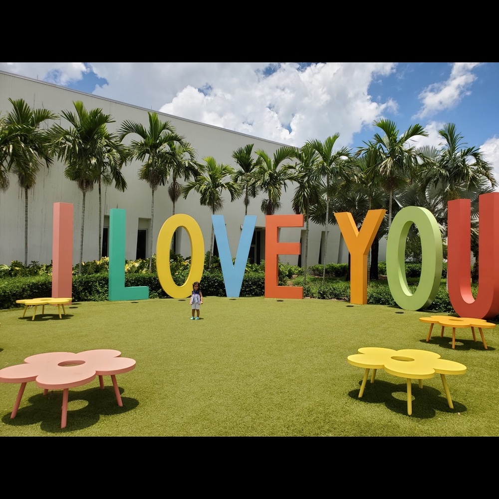 Meet your Posher, Claudia